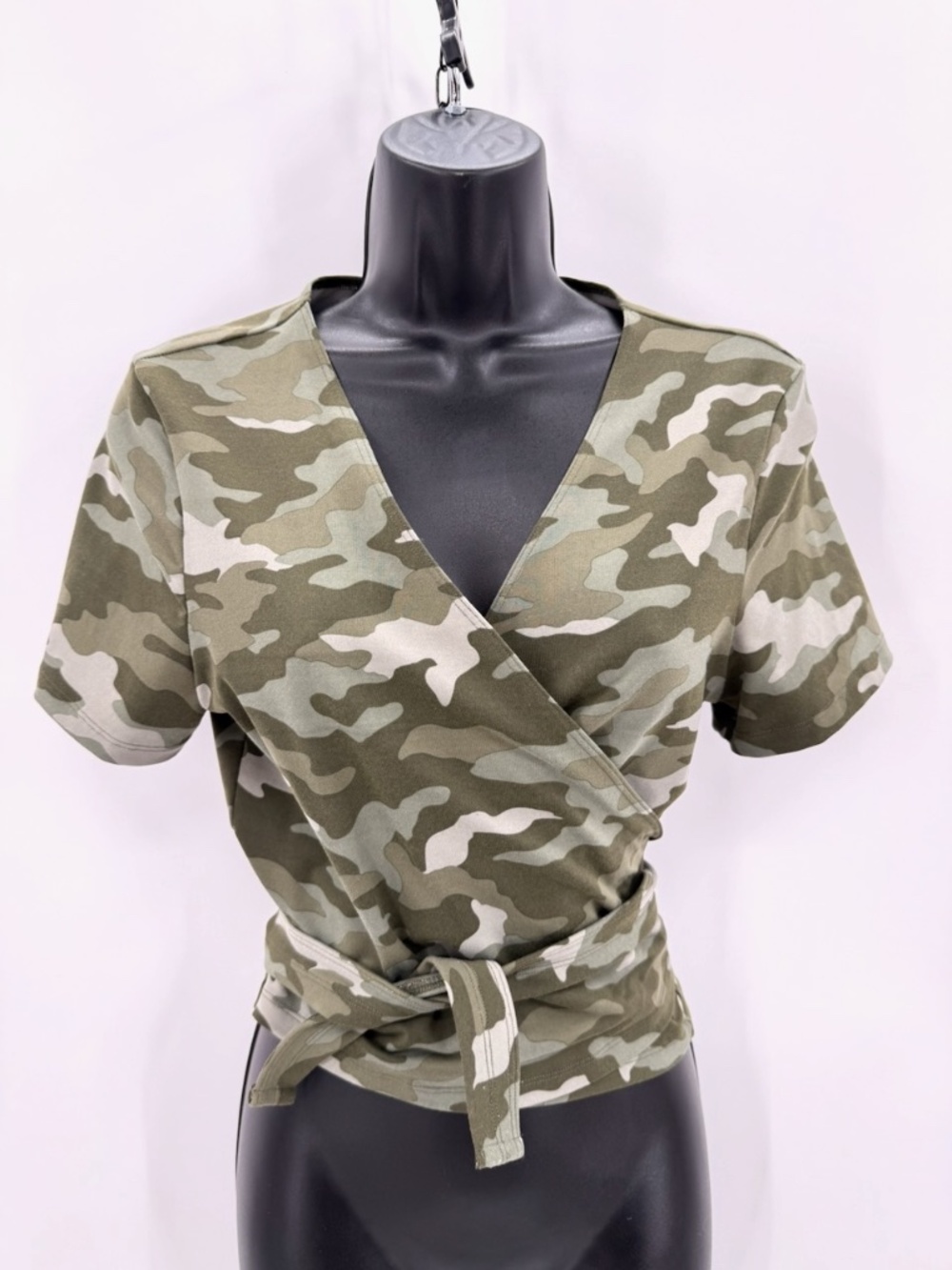 Victoria's Secret PINK Ultimate Wrap Top Camo Green Cropped Short Sleeve L NWT